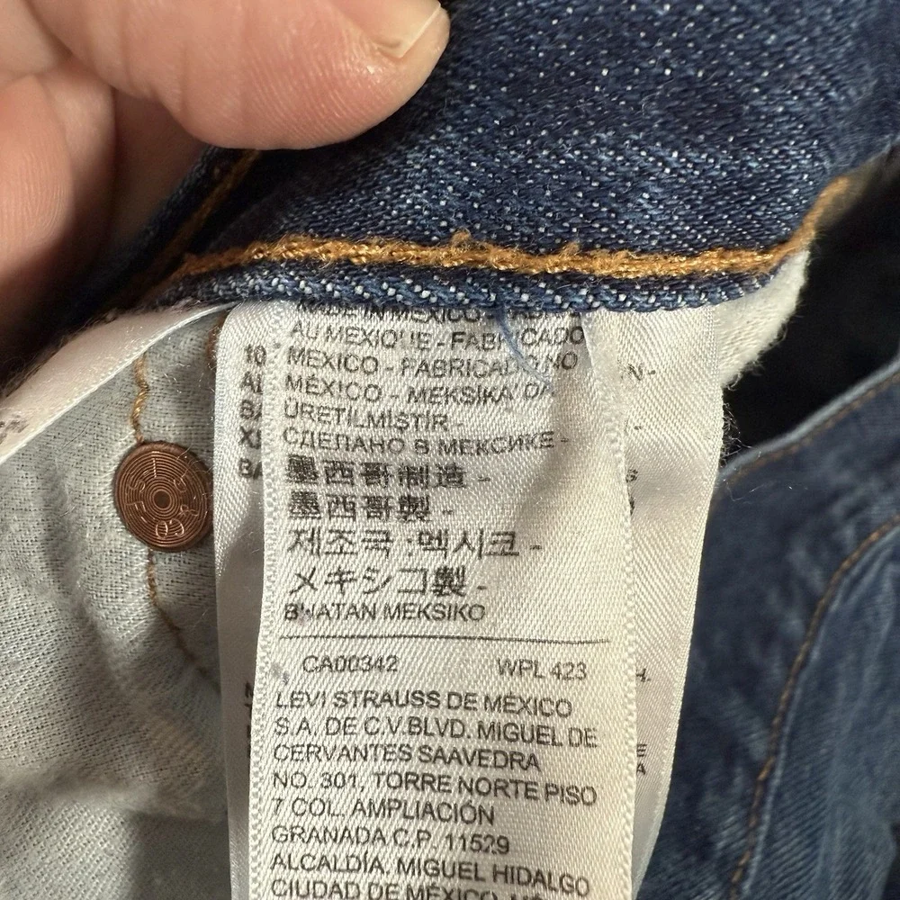 Levis 501 Jeans Mens 38x32 Blue Denim Straight Button Fly Medium Wash‎